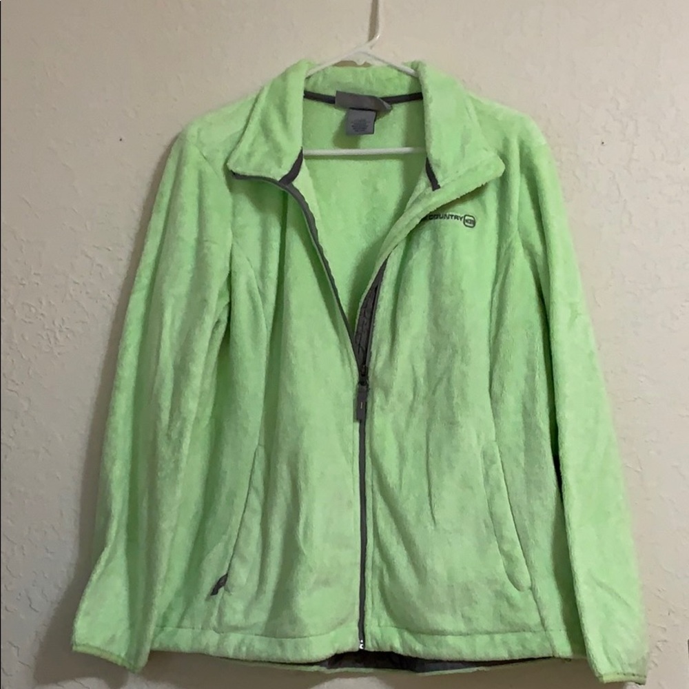 Lime green, soft & fuzzy Free Country pull over.